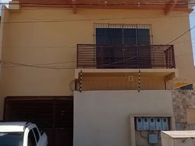 Imagem: A casa possui 2 Dormitórios, 2 Banheiros, 1 Vaga na
