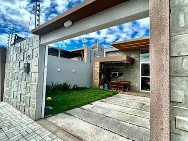 Imagem 1: Casa Plana em Rua Privativa À 4 Min do Centro do Eusébio. Confira!