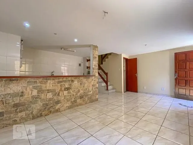 Imagem: Casa À Venda - Olaria, 2 Quartos, 100 M2