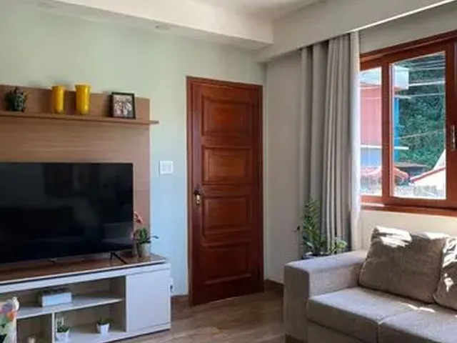 Imagem 5: Belíssima Casa Reformada no Bingen de 3 Quartos Sendo Uma Suite (Estuda Permuta Por