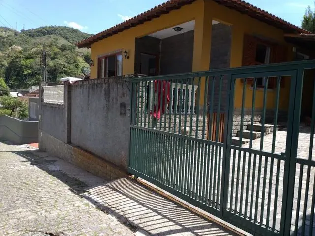 Imagem 11: Belíssima Casa Reformada no Bingen de 3 Quartos Sendo Uma Suite (Estuda Permuta Por