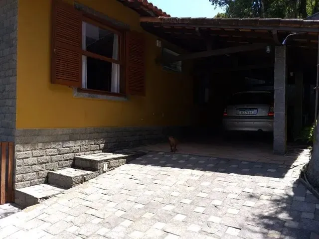 Imagem 3: Belíssima Casa Reformada no Bingen de 3 Quartos Sendo Uma Suite (Estuda Permuta Por