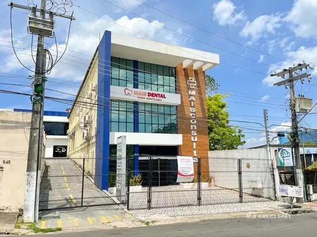 Imagem: Prédio Comercial no Centro de Manaus (Av