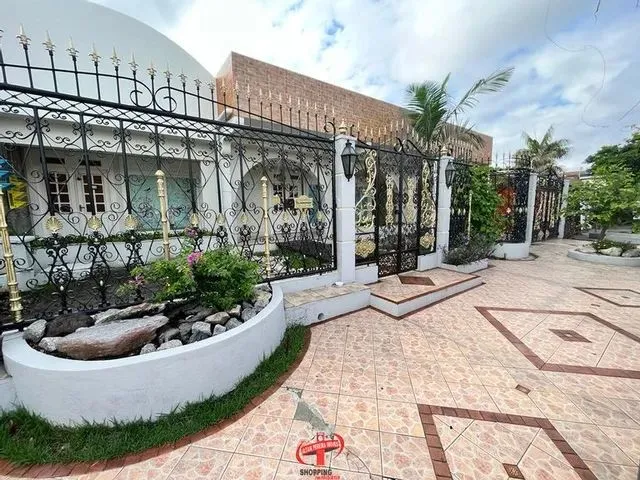 Imagem: A casa possui 2 Dormitórios, 1 Banheiro, 2 Vagas na