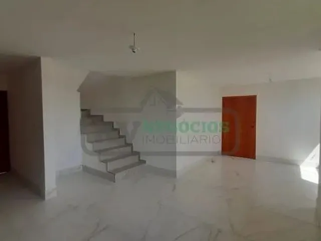 Imagem 14: )(- Excelente Casa Nova com 3 Quartos 3 Vagas e Ampla Área Externa Gramada em Bairro