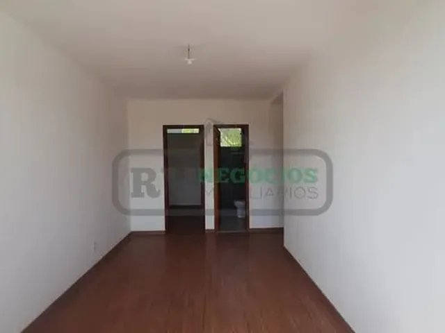 Imagem 10: )(- Excelente Casa Nova com 3 Quartos 3 Vagas e Ampla Área Externa Gramada em Bairro