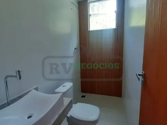 Imagem 13: )(- Excelente Casa Nova com 3 Quartos 3 Vagas e Ampla Área Externa Gramada em Bairro