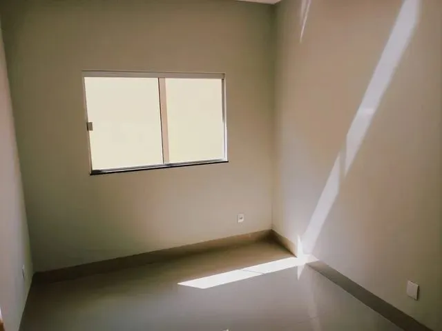Imagem 4: Casa Nova Jardim Europa Contendo 03 Quartos Sendo 1 Suíte, Sala Ampla em 2 Ambientes Com