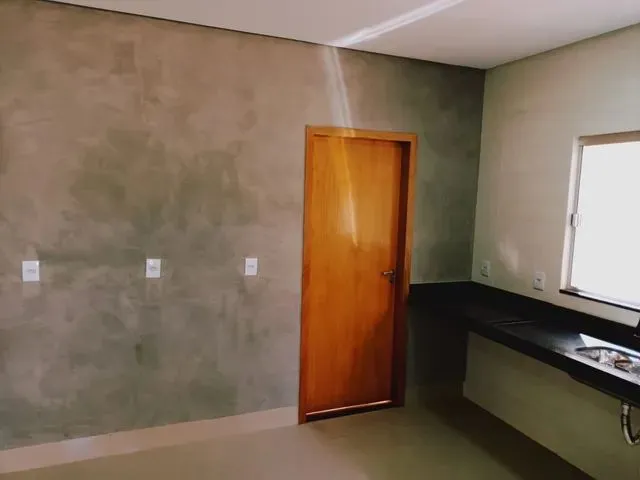 Imagem 16: Casa Nova Jardim Europa Contendo 03 Quartos Sendo 1 Suíte, Sala Ampla em 2 Ambientes Com