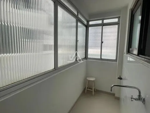 Imagem 12: Apartamento 3 Dormitorios com Suite, e Sacada, no Bairro Boqueirão, Ed. Santo Antonio