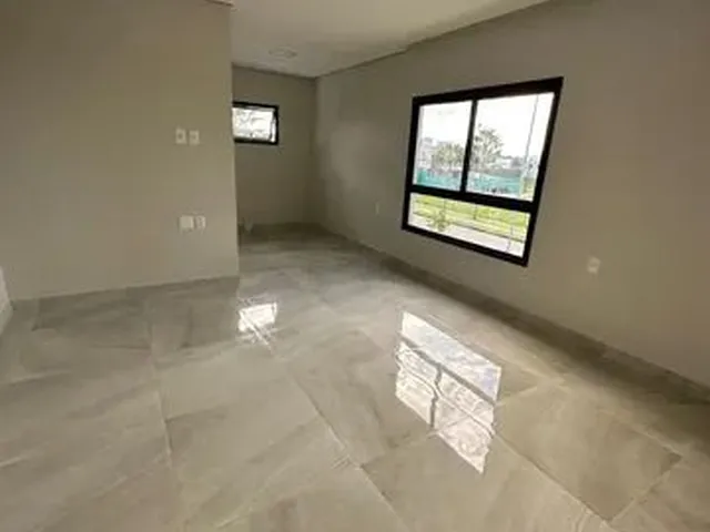 Imagem 11: Casa de Esquina com 338M² na Cidade Alpha com Piscina