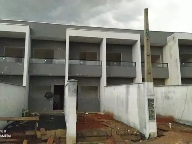 Imagem: A casa possui 2 Dormitórios, 2 Banheiros, 2 Vagas na