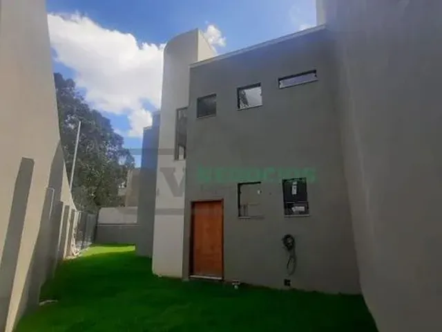 Imagem 14: )(- Excelente Casa Duplex Nova com 3 Quartos e Ampla Área Externa Gramada em Lourdes