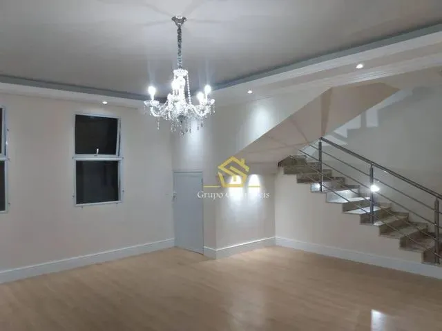 Imagem: Casa com 6 Dormitórios À Venda, 502 M²