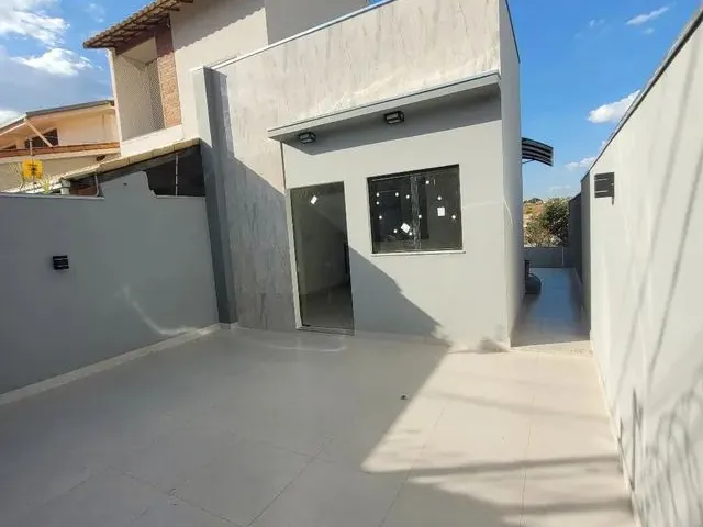 Imagem 1: Vendo Casa de 3 Quartos no Alcides Rabelo