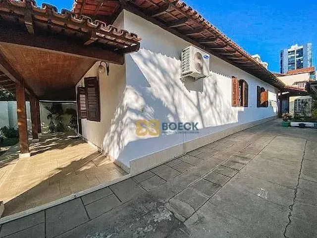 Imagem: Casa Ampla com 5 Quartos na Mata da Praia!