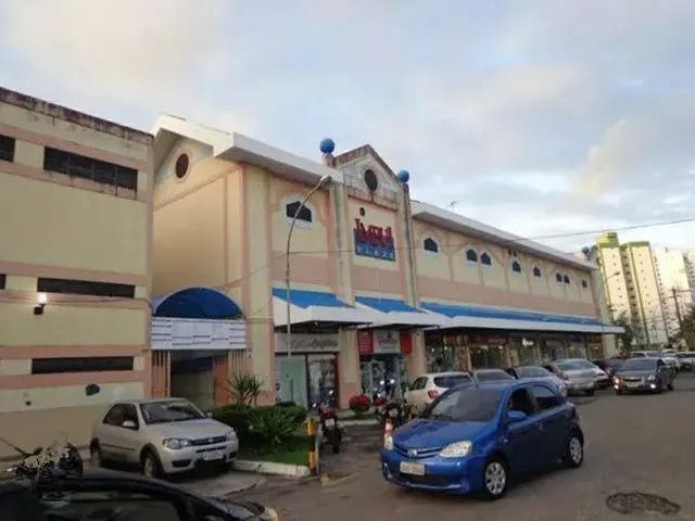 Imagem: Alugo Loja Shopping Imbuí