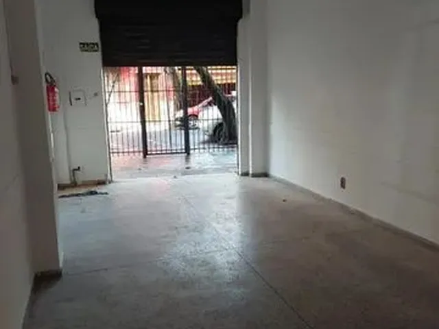Imagem 3: Ótima Loja com Excelente Localização e Desocupada no Centro-Histórico de Porto