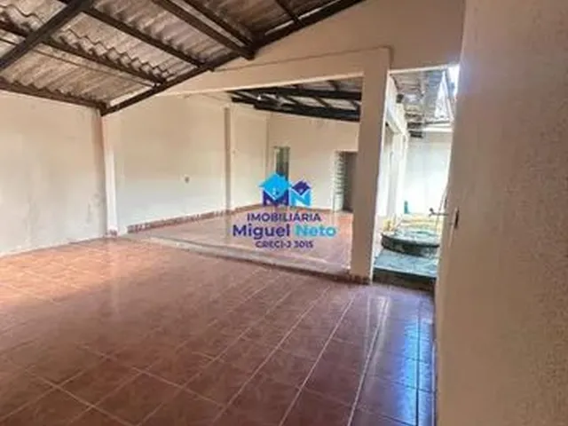 Imagem: Casa 4 Quartos com Ponto Comercial na Rua