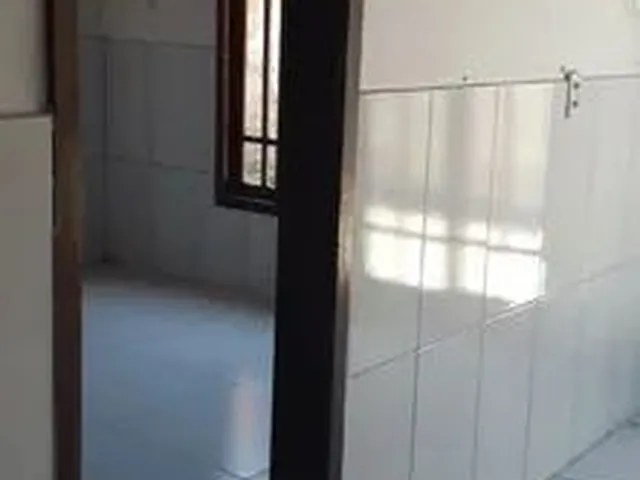 Imagem: A casa possui 2 Dormitórios, 1 Banheiro, 1 Vaga na