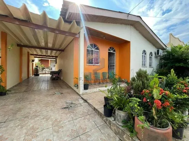 Imagem: Casa no Redenção - 03 Quartos (3 Suítes)