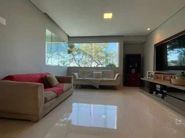 Imagem: Casa com 3 Dormitórios para Alugar em Contagem
