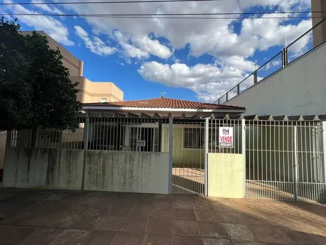 Imagem: Imóvel Amplo com Dois Pavimentos no Centro