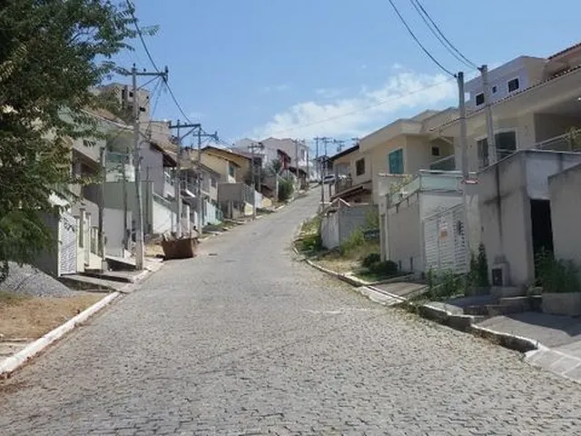 Imagem: O terreno possui 200m² de Área e está localizado em