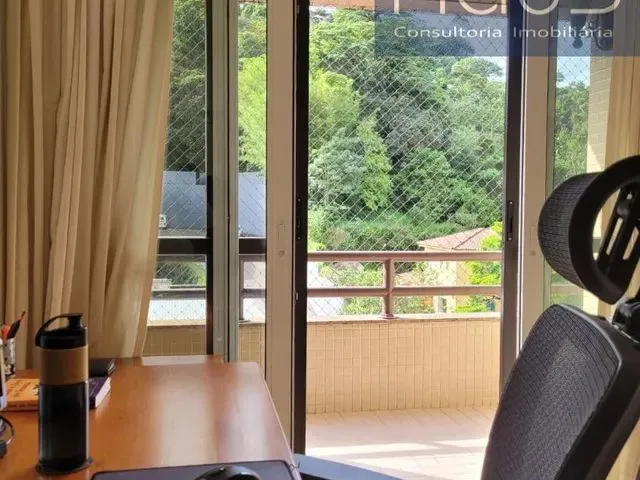 Imagem: O apartamento possui 3 Dormitórios, 1 Suíte, 3 Banheiros,