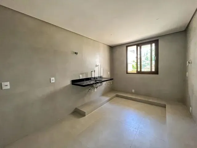 Imagem 2: Jardins do Poço | Casa de 258M² com 4 Ou 5 Suítes | 4 Ou 5 Vagas | Poço de Panela