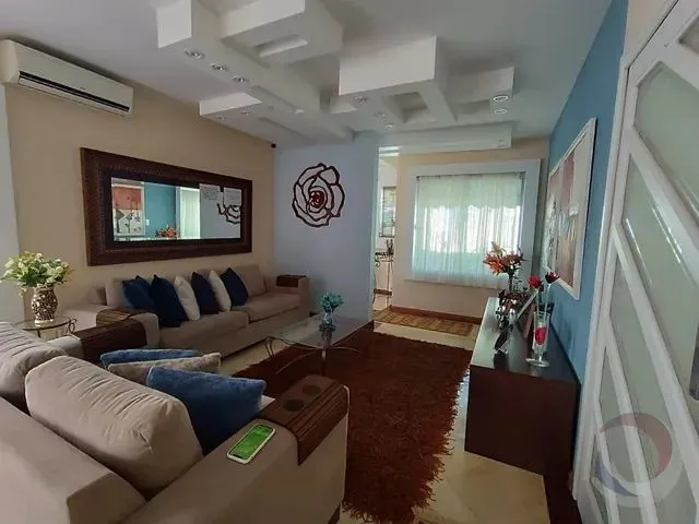 Imagem: Casa para Venda de 3 Quartos em Itacorubi