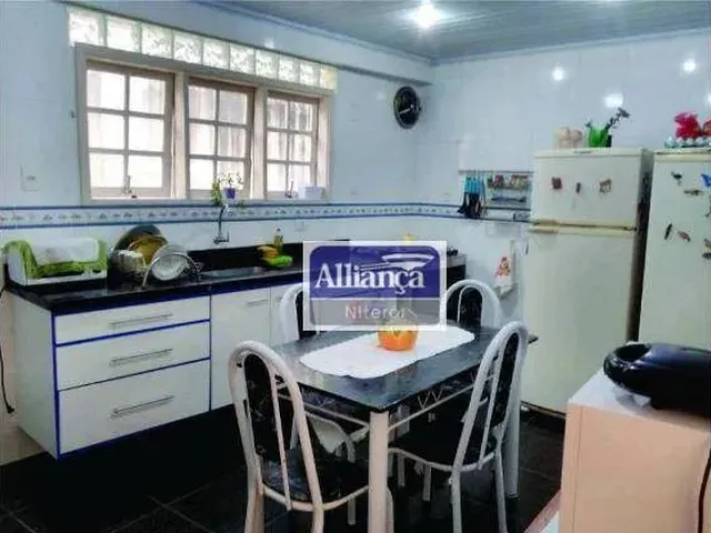 Imagem: Casa com 4 Dormitórios À Venda, 620 M²