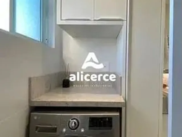 Imagem 10: Exceente Apartamento Reformado no Abraão de Dois Dormitórios - com Móveis Planejados