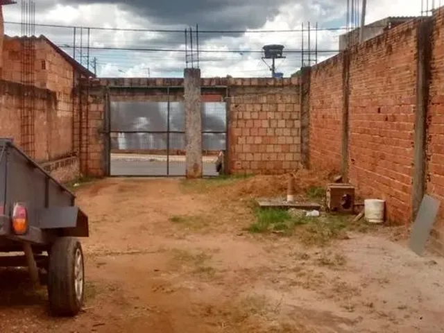 Imagem: A casa possui 2 Dormitórios, 1 Banheiro, 218m² de Área,