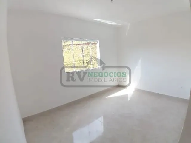 Imagem 14: )(- Linda Casa Nova com 3 Quartos Terraço Quintal Gramado e Duas Vagas em Bairro Recanto