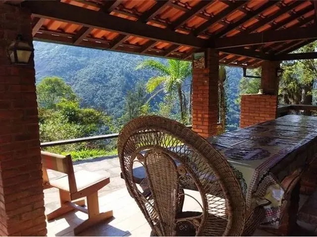 Imagem 1: Casa com 4 Quartos