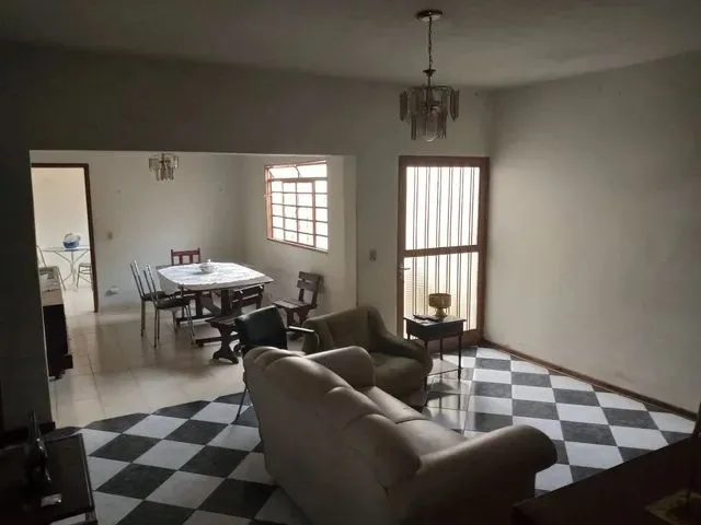 Imagem: Quarto em Marília, Homem/Mulher
