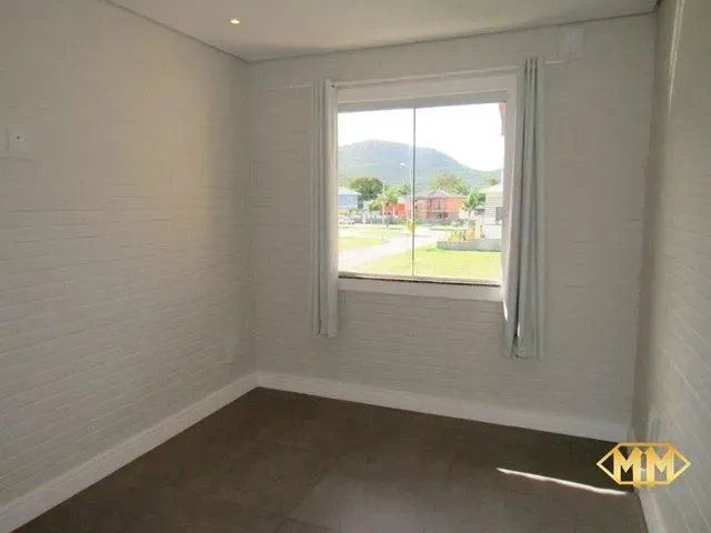 Imagem: Ampla Casa de 04 Dormitórios a Venda em