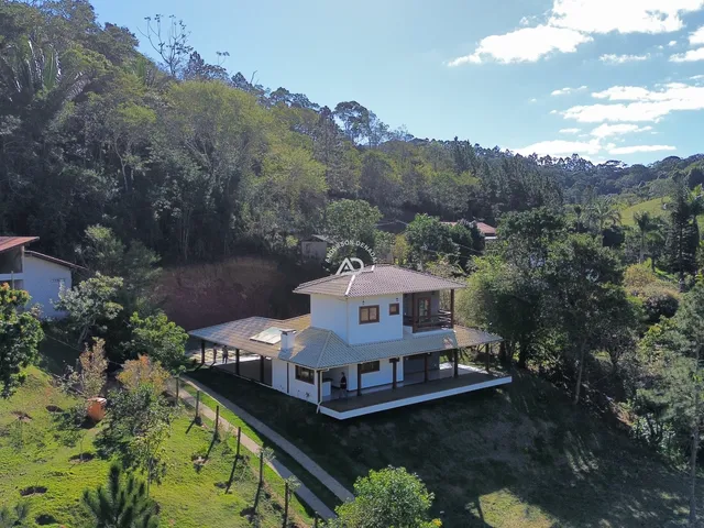 Imagem: 3 Dormitórios, 2 Suíte, 4 Vagas na Garagem