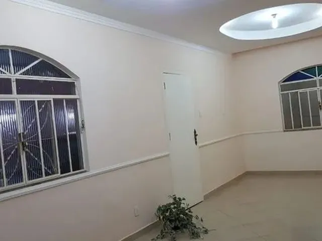 Imagem 10: Casa em Rua Tranquila, com 3 Quartos e 4 Vagas de Garagem