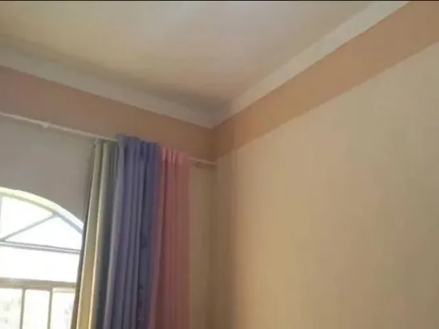 Imagem 13: Casa em Rua Tranquila, com 3 Quartos e 4 Vagas de Garagem