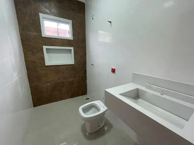 Imagem: Casa À Venda, 3 Quartos, 1 Suíte, 3 Vagas