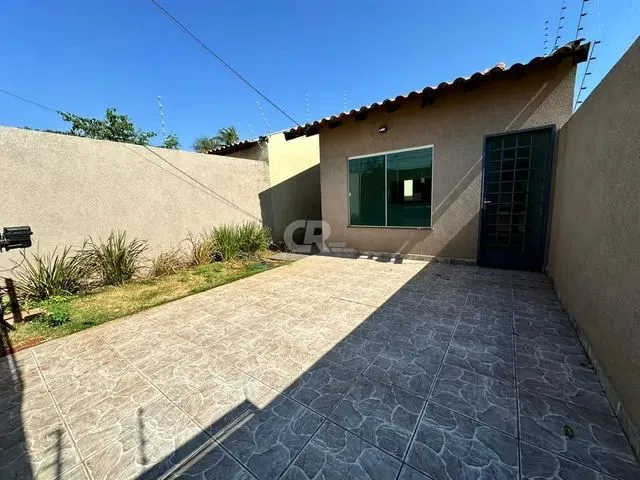 Imagem: Casa À Venda com 3 Quartos, 2 Banheiros