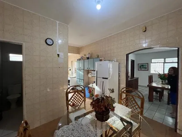 Imagem 11: Casa para Venda Tem 240 Metros Quadrados com 4 Quartos em Arruda - Recife - Pe
