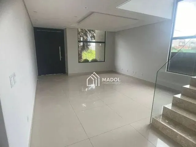 Imagem: Sobrado com 3 Dormitórios para Alugar