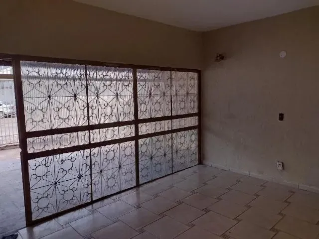 Imagem 7: Q. 01 Setor Norte - 03 Quartos + Casa de Fundos
