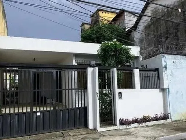 Imagem 1: Casa para Venda com 130 Metros Quadrados com 3 Quartos em Centro - Matinhos - Pr