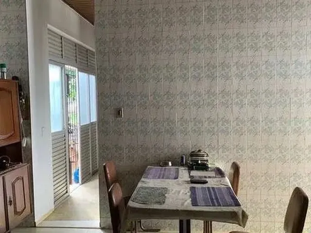 Imagem 2: Casa para Venda com 130 Metros Quadrados com 3 Quartos em Centro - Matinhos - Pr