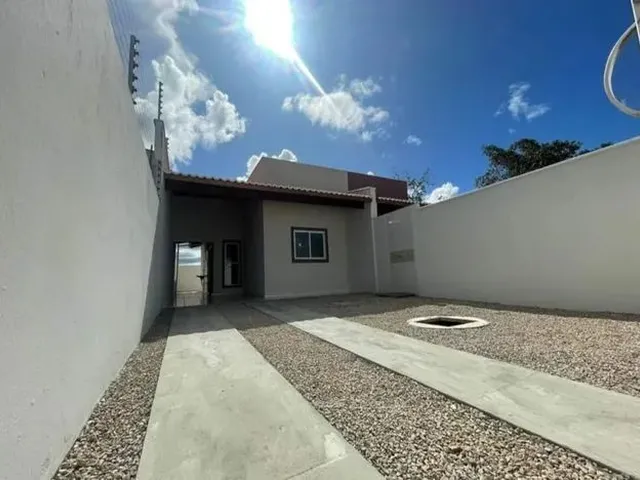 Imagem 1: Casa em Maria Ortiz com Quintal e Garagem