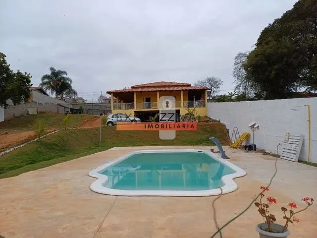 Imagem: Chácara com 4 Suítes Próximo À Saída